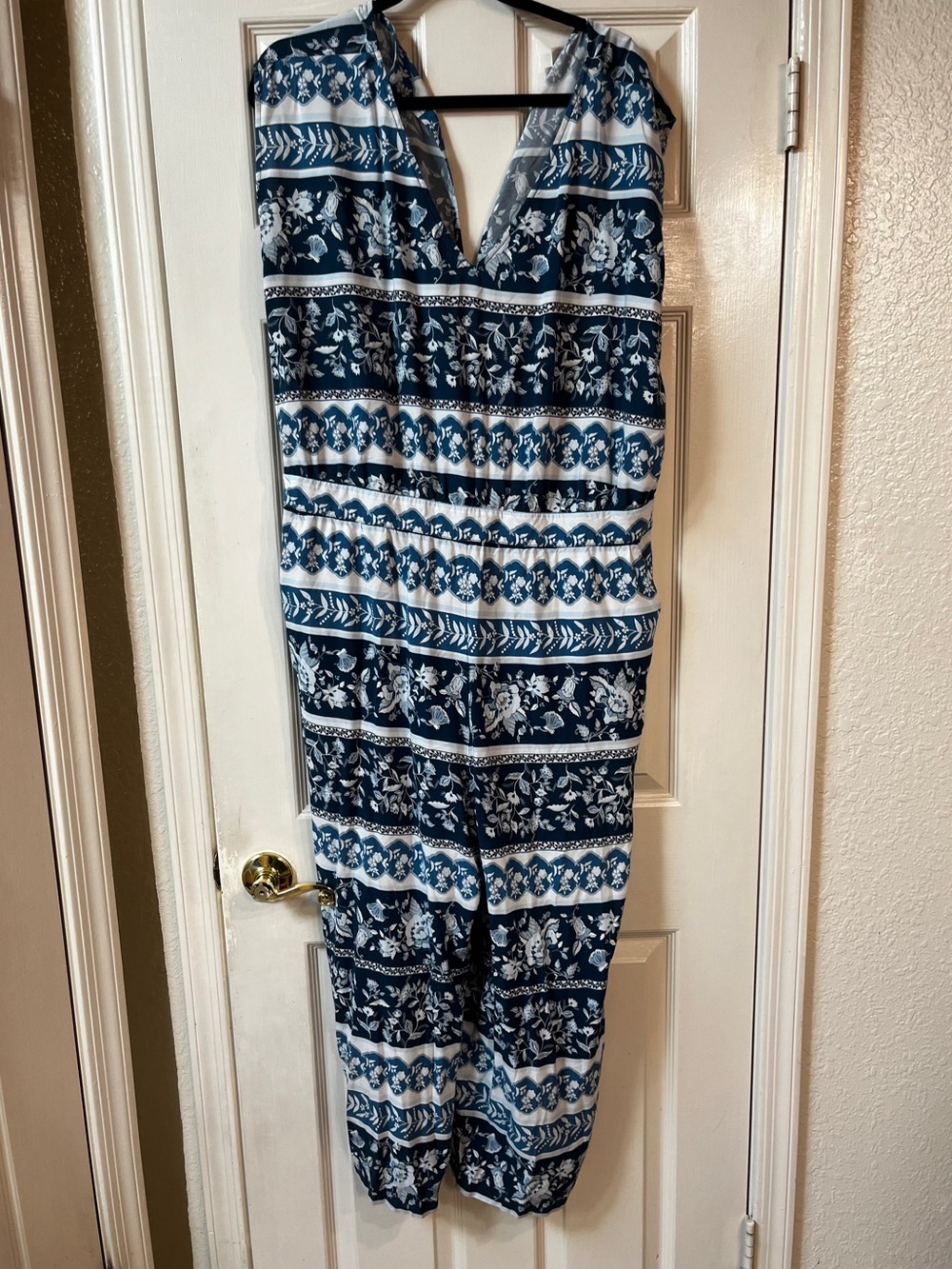 LOFT Blue & White Floral-Print Sleeveless Top